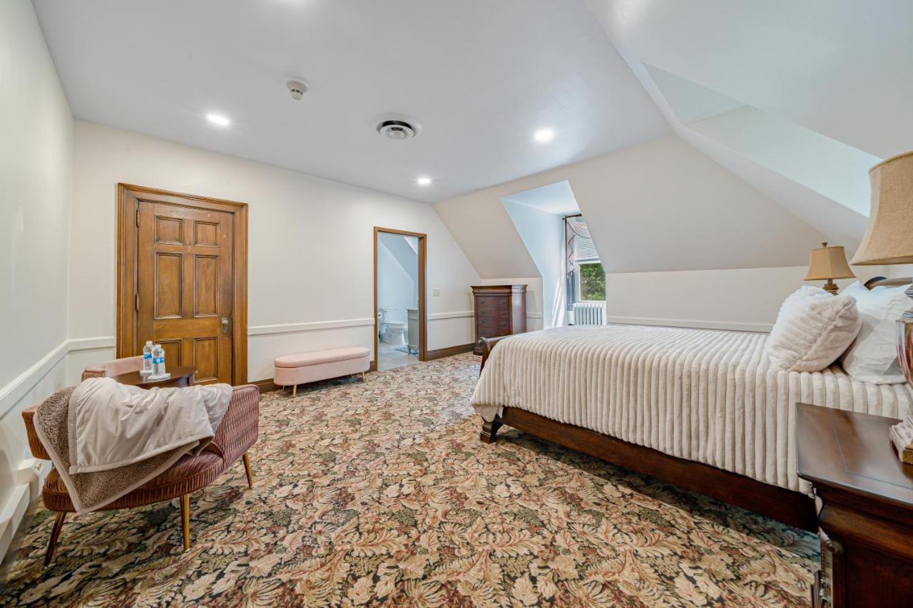 The Grandeur Estate Hotel Greensburg Ngoại thất bức ảnh